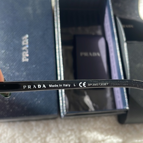 AUTHENTIC PRADA sunglasses - Picture 2 of 5